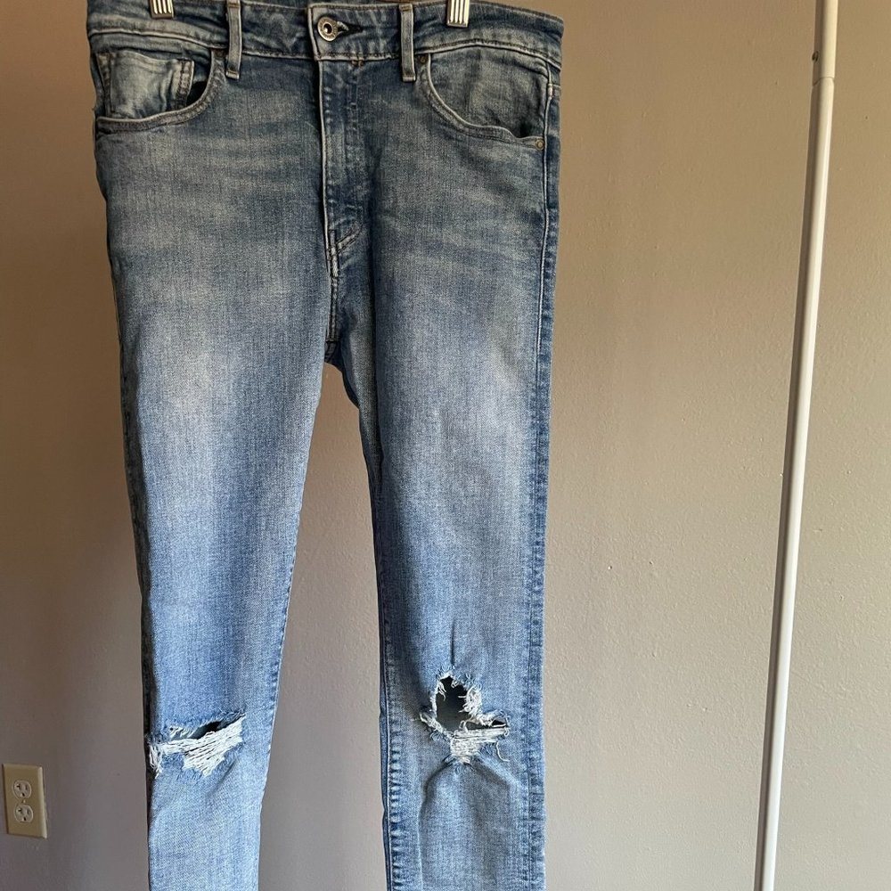 Levi's distressed high rise skinny jeans